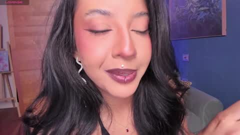 Snapshot of charming_snake_ chatting on December 10, 2024, 1:55 pm Victoria online show from December 10, 2024, 1:55 pm