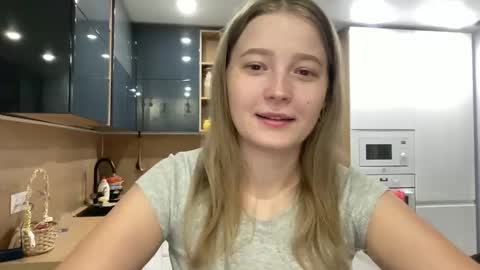 Sarah online show from September 13, 2025, 3:45 pm