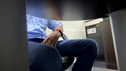 chatarrero68 online show from November 12, 2025, 2:28 pm