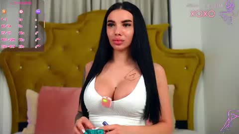 Snapshot of chaturbarbie_ chatting on June 10, 2026, 10:19 pm Velma online show from June 10, 2026, 10:19 pm