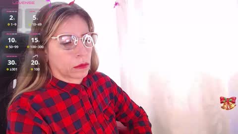 CHAYLA VICTORIA RUIZ  online show from December 5, 2025, 1:42 pm