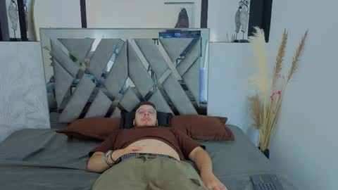 Snapshot of chel_seth chatting on February 19, 2026, 4:19 am online show from February 19, 2026, 4:19 am