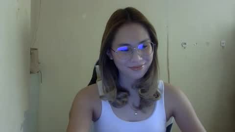 Snapshot of chelly4u69 chatting on October 23, 2025, 3:50 am chelly4u69 online show from October 23, 2025, 3:50 am