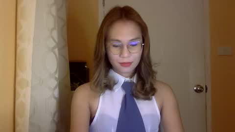 Snapshot of chelly4u69 chatting on November 28, 2025, 4:37 am chelly4u69 online show from November 28, 2025, 4:37 am
