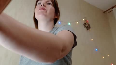 Snapshot of chelsey_rayne chatting on March 10, 2025, 5:29 pm Instagram faroffland online show from March 10, 2025, 5:29 pm