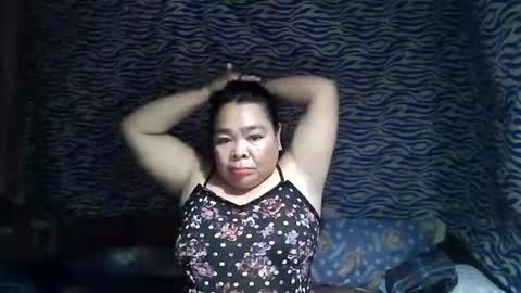 Snapshot of chenita_kits chatting on October 28, 2025, 11:25 am chenita_kits online show from October 28, 2025, 11:25 am