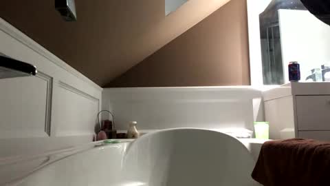 Snapshot of chenovich chatting on March 9, 2025, 5:33 am chenovich online show from March 9, 2025, 5:33 am