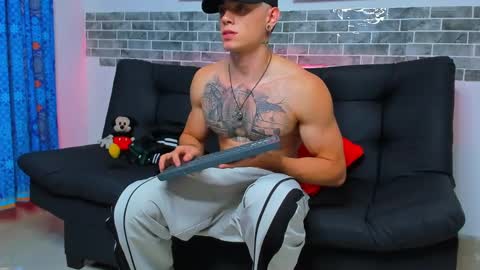 Snapshot of chepe_fit chatting on February 5, 2025, 5:30 am chepe vause online show from February 5, 2025, 5:30 am