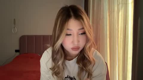 Lia online show from June 3, 2026, 9:45 am