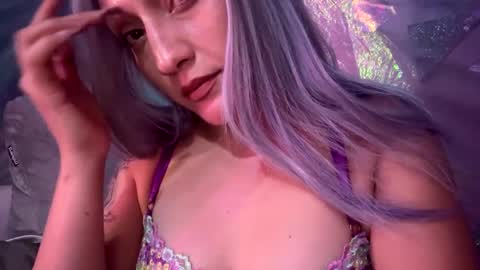 cherrieamaretto online show from October 7, 2025, 8:33 am