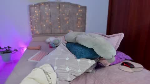 cherries_and_wine_ online show from December 1, 2024, 9:04 pm