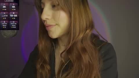 Snapshot of cherry__peach chatting on September 26, 2025, 11:09 pm Holly online show from September 26, 2025, 11:09 pm