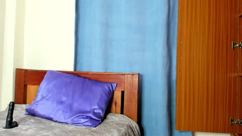 cherry_falls online show from April 15, 2026, 7:59 am