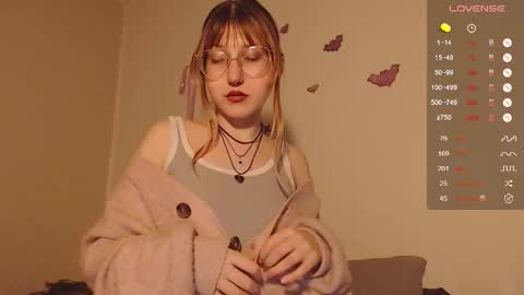 Snapshot of cherry_hazzze chatting on November 12, 2025, 5:24 pm Cheryl online show from November 12, 2025, 5:24 pm