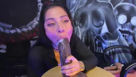 cherry jenklins87 online show from May 25, 2026, 2:23 pm