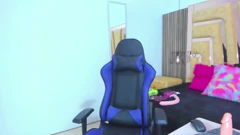 Snapshot of cherry_mew chatting on March 7, 2025, 3:18 pm Cherry Mew and jean online show from March 7, 2025, 3:18 pm