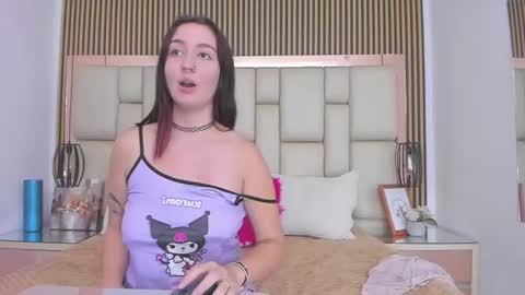 Snapshot of cherry_mew chatting on October 9, 2025, 6:55 am Cherry Mew and jean online show from October 9, 2025, 6:55 am