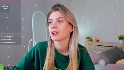 cherry_pr1ce online show from November 9, 2025, 12:42 am