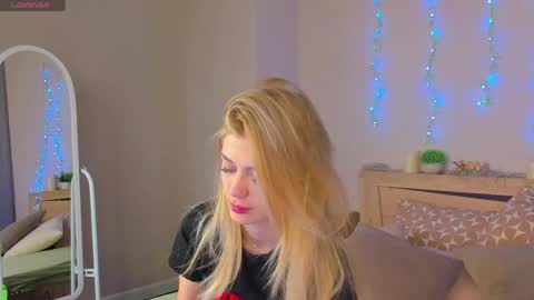 Snapshot of cherry_pr1ce chatting on May 17, 2026, 11:12 pm cherry_pr1ce online show from May 17, 2026, 11:12 pm