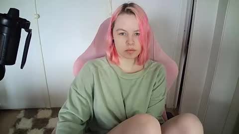 cherrybaby_0 online show from May 14, 2026, 7:37 am