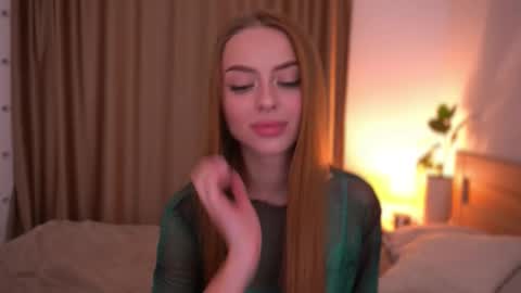 Alisha online show from September 18, 2025, 7:27 pm