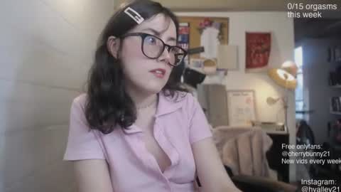Sarah Prez online show from July 27, 2026, 11:01 pm