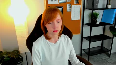 cherrycrushlove online show from May 7, 2026, 6:19 am