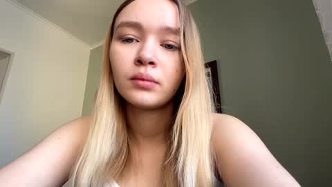 Snapshot of cherryleija chatting on January 15, 2026, 6:18 am Lei online show from January 15, 2026, 6:18 am