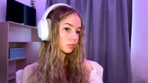 Snapshot of cherryrush951544 chatting on October 21, 2025, 10:16 am Evie online show from October 21, 2025, 10:16 am