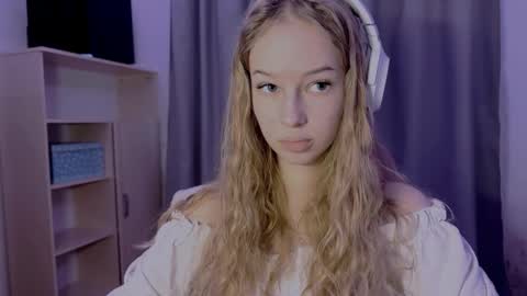 Snapshot of cherryrush951544 chatting on October 30, 2025, 12:17 pm Evie online show from October 30, 2025, 12:17 pm