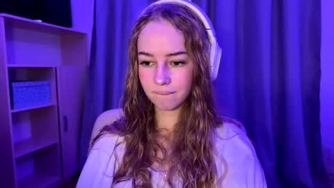 Snapshot of cherryrush951544 chatting on October 31, 2025, 6:25 am Evie online show from October 31, 2025, 6:25 am