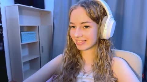 Snapshot of cherryrush951544 chatting on November 4, 2025, 11:20 am Evie online show from November 4, 2025, 11:20 am