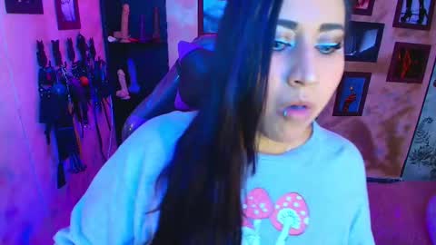 Snapshot of cherryy_bombshelll chatting on November 2, 2025, 8:33 pm cherry online show from November 2, 2025, 8:33 pm