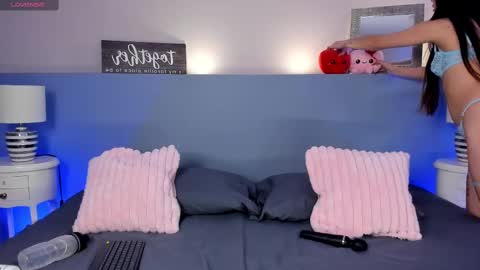 Snapshot of cheryelfox chatting on February 13, 2025, 9:17 pm cheryelfox online show from February 13, 2025, 9:17 pm