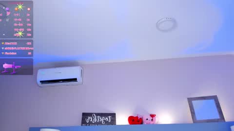 Snapshot of cheryelfox chatting on March 3, 2025, 11:46 pm cheryelfox online show from March 3, 2025, 11:46 pm