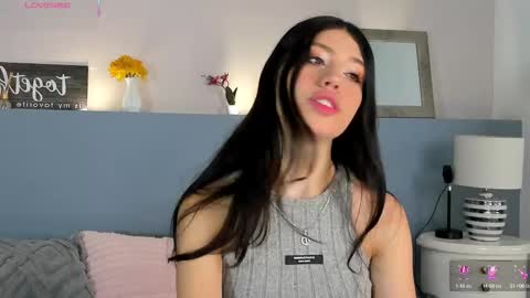 Snapshot of cheryelfox chatting on September 18, 2025, 8:33 pm cheryelfox online show from September 18, 2025, 8:33 pm