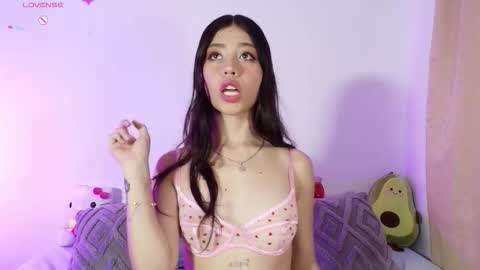 Snapshot of cheryelfox chatting on October 15, 2025, 11:05 pm cheryelfox online show from October 15, 2025, 11:05 pm