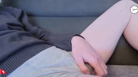 Snapshot of chezmonsieur_g chatting on November 9, 2025, 7:12 pm Grey online show from November 9, 2025, 7:12 pm