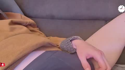 Snapshot of chezmonsieur_g chatting on November 18, 2025, 8:02 pm Grey online show from November 18, 2025, 8:02 pm