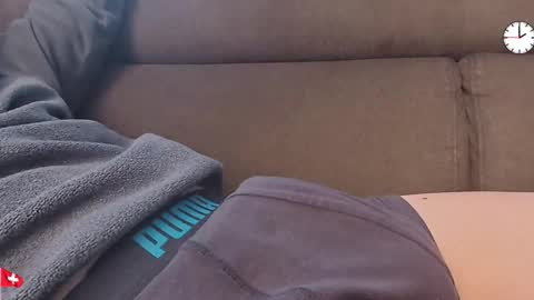 Snapshot of chezmonsieur_g chatting on November 22, 2025, 12:59 pm Grey online show from November 22, 2025, 12:59 pm