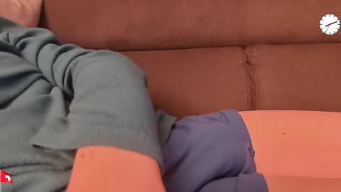 Snapshot of chezmonsieur_g chatting on December 2, 2025, 7:09 pm Grey online show from December 2, 2025, 7:09 pm