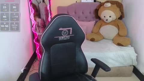 Snapshot of chiara_tay chatting on October 27, 2025, 3:32 am Chiara online show from October 27, 2025, 3:32 am