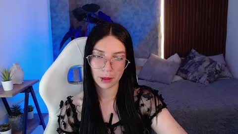 Snapshot of chiaraa_fiore chatting on March 4, 2025, 11:11 pm Chiara online show from March 4, 2025, 11:11 pm
