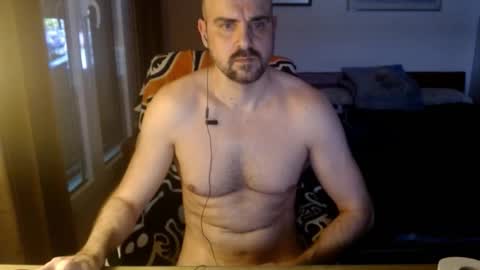 Snapshot of chicocam1983 chatting on January 18, 2026, 4:44 pm chicocam1983 online show from January 18, 2026, 4:44 pm