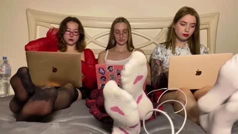 Snapshot of chillgoddess chatting on December 31, 2024, 2:25 pm Goddess Vika - owner of all ur money online show from December 31, 2024, 2:25 pm