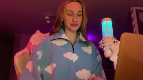 Snapshot of chillgoddess chatting on January 24, 2025, 5:21 pm Goddess Vika - owner of all ur money online show from January 24, 2025, 5:21 pm