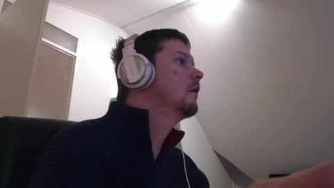 Snapshot of chillzonecam chatting on February 16, 2026, 6:15 pm chillzonecam online show from February 16, 2026, 6:15 pm