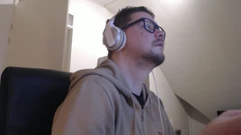 Snapshot of chillzonecam chatting on March 6, 2026, 6:37 pm chillzonecam online show from March 6, 2026, 6:37 pm