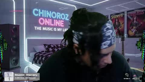 Snapshot of chinoroz chatting on October 5, 2025, 12:20 am Enrique online show from October 5, 2025, 12:20 am