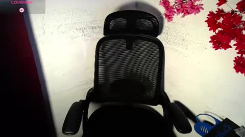 Snapshot of chleo_rosse chatting on June 15, 2026, 1:13 pm chleo_rosse online show from June 15, 2026, 1:13 pm